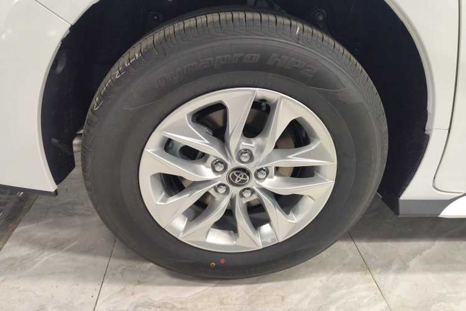 Used Toyota Granvia 2026 Model 2.5L Hybrid Comfort Edition Right Rear Wheel Hub