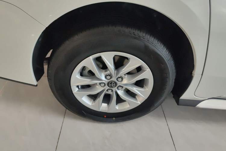 Used Toyota Granvia 2026 Model 2.5L Hybrid Comfort Edition Right Rear Wheel Hub
