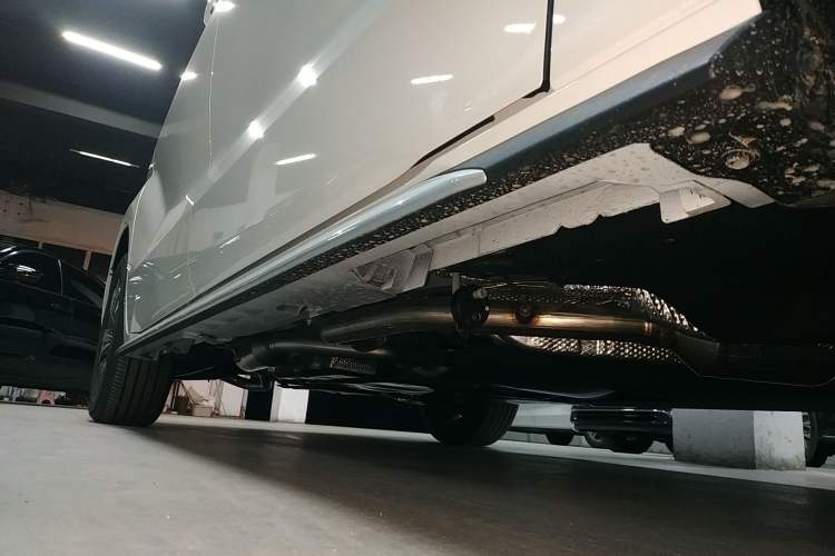 Used Toyota Granvia 2026 Model 2.5L Hybrid Prestige PLUS Four-Wheel Drive Edition Right Side Sill
