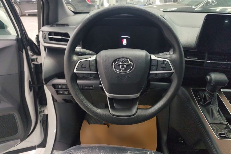 Used Toyota Granvia 2026 Model 2.5L Hybrid Comfort Edition Steering Wheel