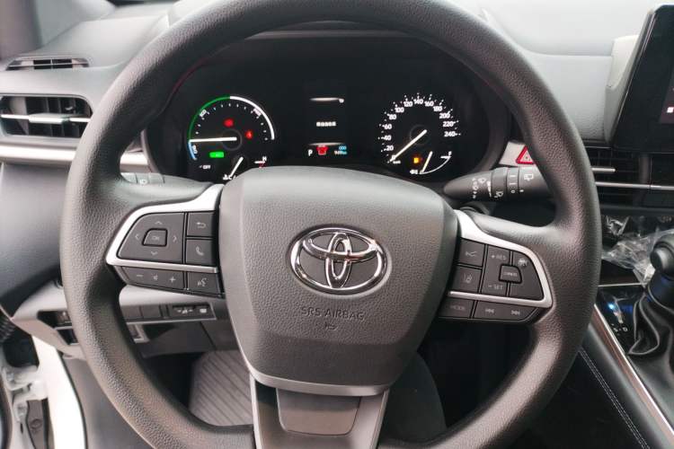 Used Toyota Granvia 2026 Model 2.5L Hybrid Comfort Edition Steering Wheel
