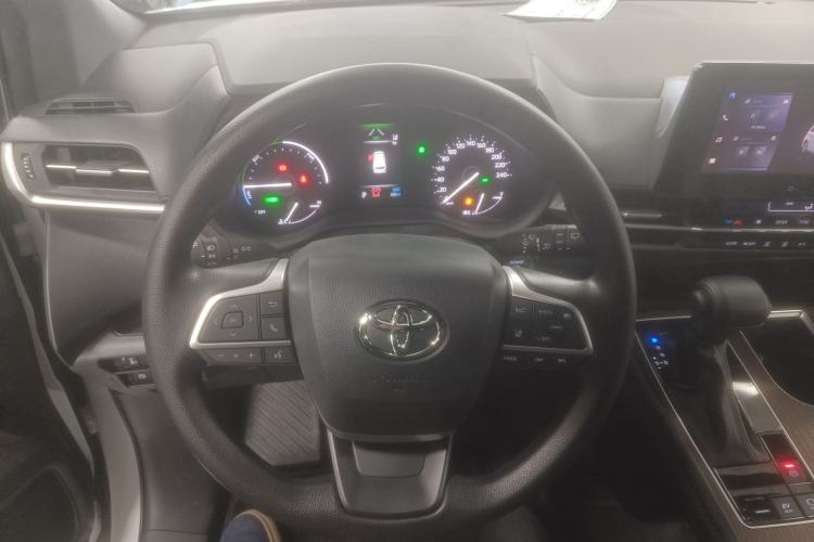 Used Toyota Granvia 2026 Model 2.5L Hybrid Comfort Edition Steering Wheel