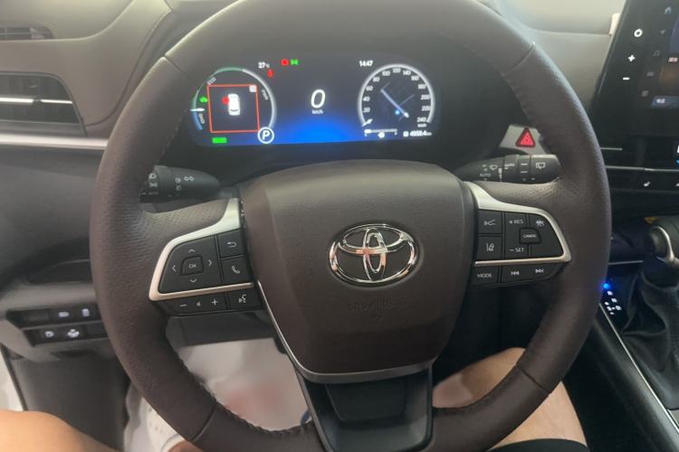 Used Toyota Granvia 2026 Model 2.5L Hybrid Prestige MAX Four-Wheel Drive Edition Steering Wheel