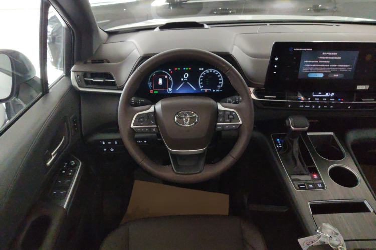 Used Toyota Granvia 2026 Model 2.5L Hybrid Prestige PLUS Four-Wheel Drive Edition Steering Wheel