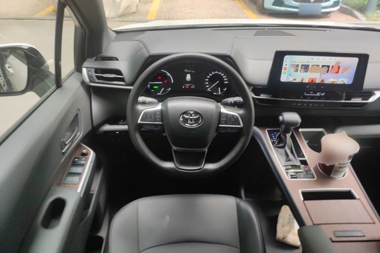 Used Toyota Granvia 2026 Model 2.5L Hybrid Comfort Edition Steering Wheel