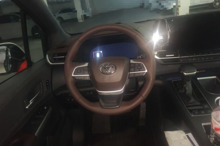 Used Toyota Granvia 2026 Model 2.5L Hybrid Prestige MAX Four-Wheel Drive Edition Steering Wheel
