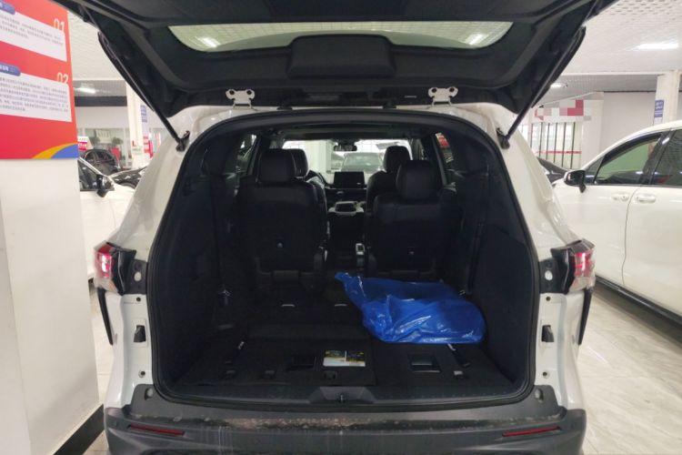 Used Toyota Granvia 2026 Model 2.5L Hybrid Comfort Edition Trunk