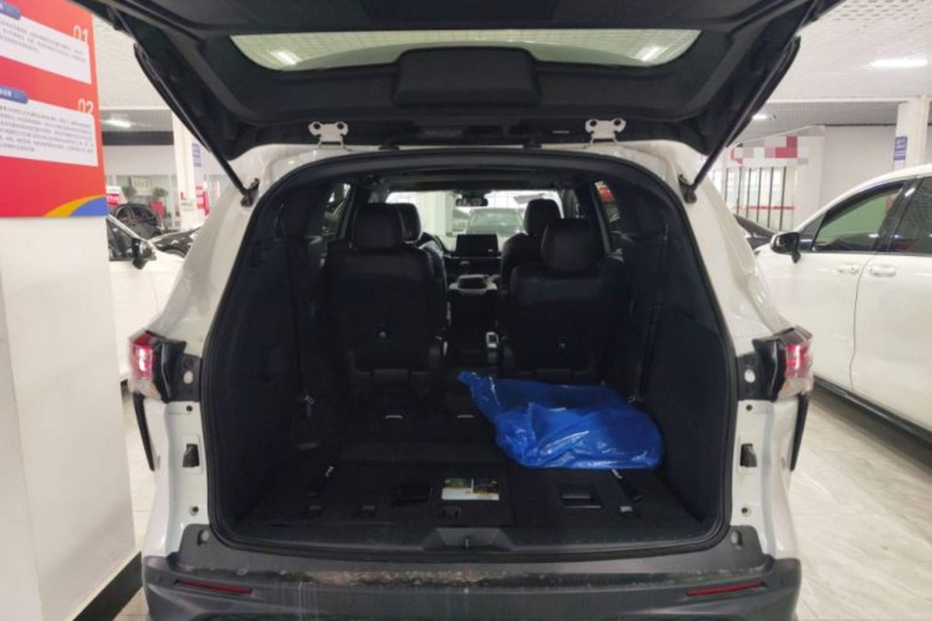 Used Toyota Granvia 2026 Model 2.5L Hybrid Comfort Edition Trunk