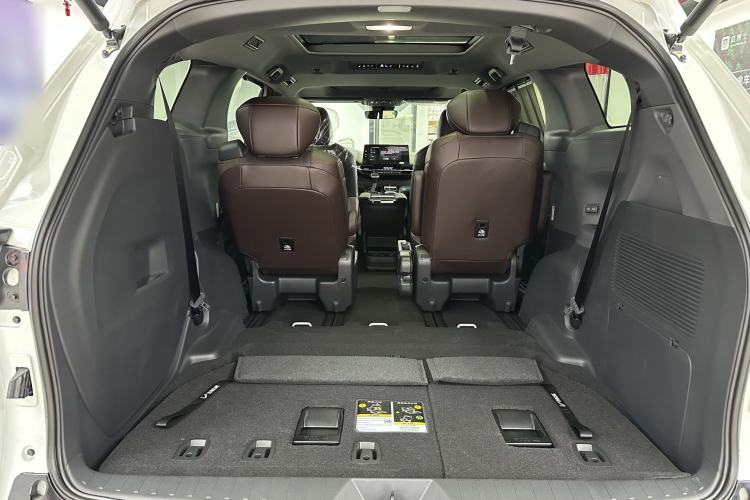 Used Toyota Granvia 2026 Model 2.5L Hybrid Prestige PLUS Four-Wheel Drive Edition Trunk