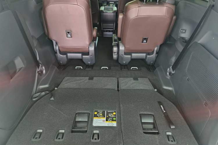 Used Toyota Granvia 2026 Model 2.5L Hybrid Prestige MAX Four-Wheel Drive Edition Trunk