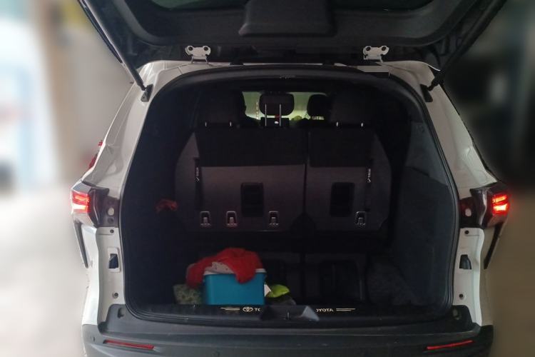 Used Toyota Granvia 2026 Model 2.5L Hybrid Comfort Edition Trunk