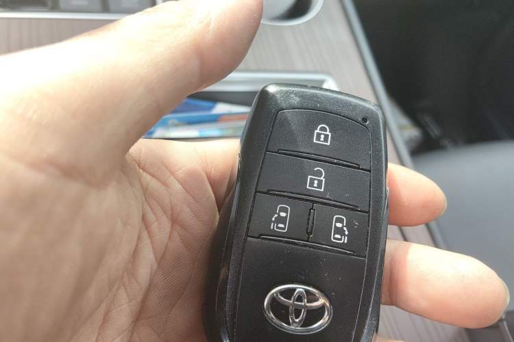 Used Toyota Granvia 2026 Model 2.5L Hybrid Comfort Edition Vehicle Key