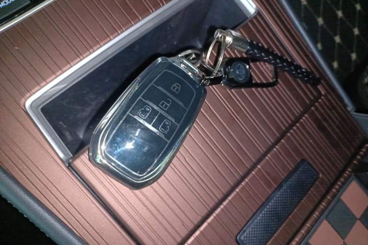 Used Toyota Granvia 2026 Model 2.5L Hybrid Comfort Edition Vehicle Key