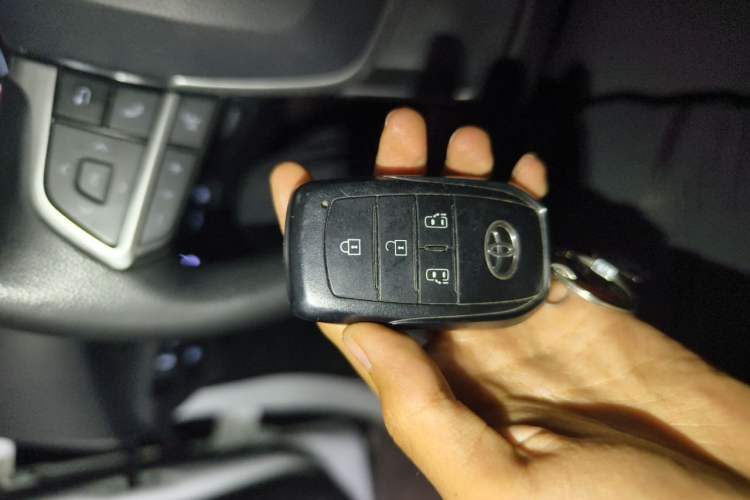 Used Toyota Granvia 2026 Model 2.5L Hybrid Comfort Edition Vehicle Key