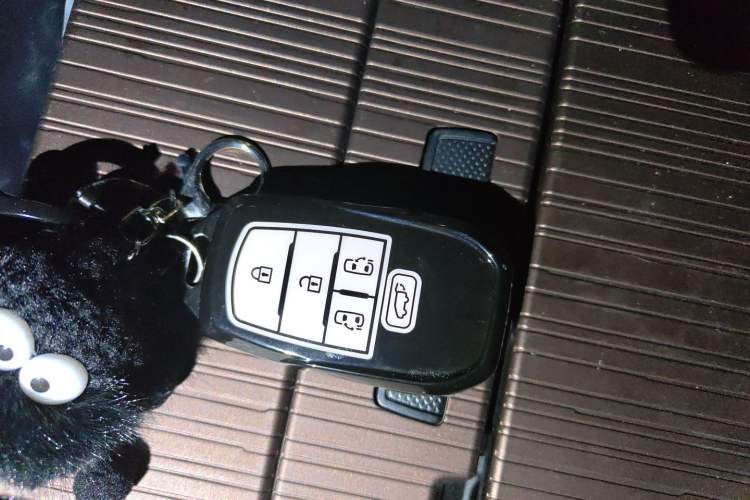 Used Toyota Granvia 2026 Model 2.5L Hybrid Comfort Edition Vehicle Key