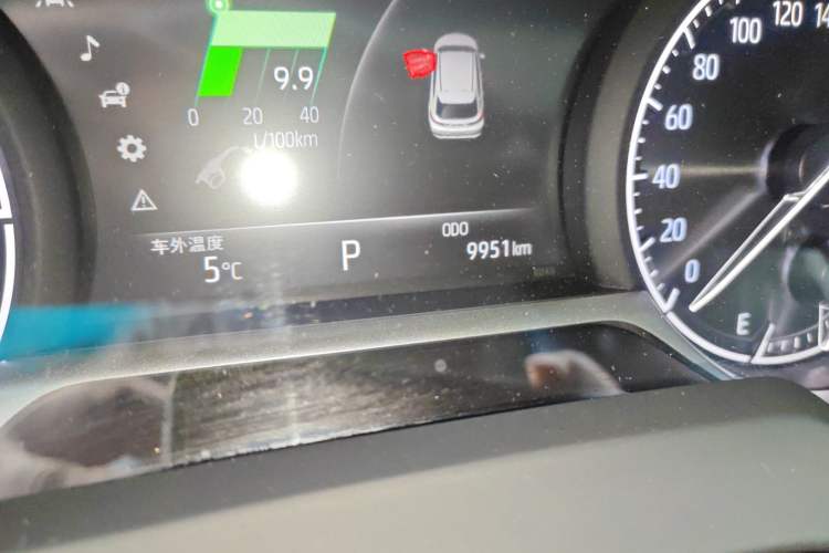 Used Toyota Harrier 2023 2.0L CVT Two-Wheel Drive Deluxe Edition Odometer Close Up