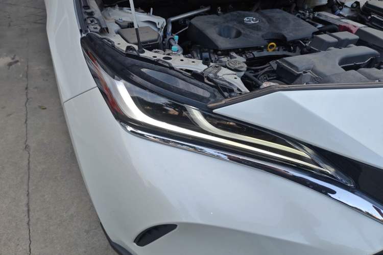 Used Toyota Harrier 2023 2.0L CVT Two-Wheel Drive Deluxe Edition Right Front Headlight
