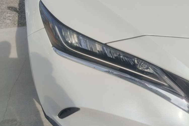 Used Toyota Harrier 2022 2.0L CVT Two-Wheel Drive Luxury Edition Right Front Headlight