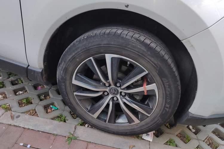Used Toyota Harrier 2022 Dual-Engine 2.5L CVT Two-Wheel Drive Luxury Edition Right Front Wheel Hub