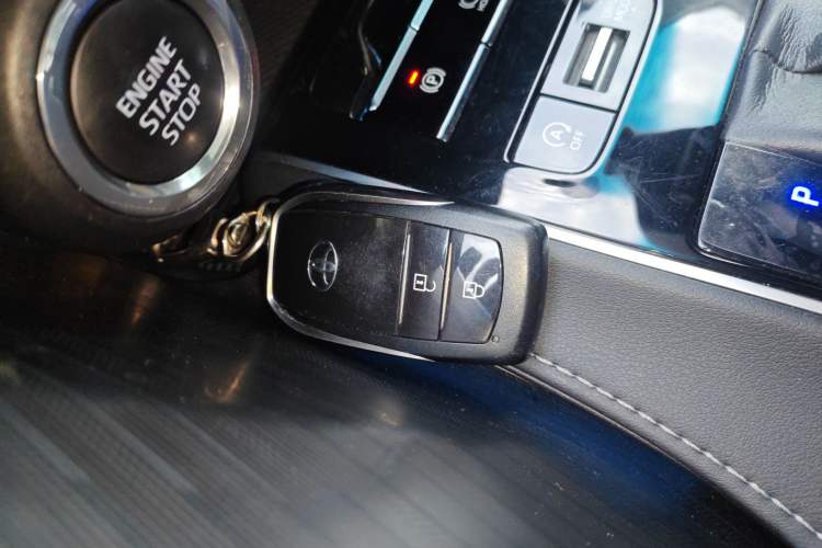 Used Toyota Harrier 2023 2.0L CVT Two-Wheel Drive Deluxe Edition Vehicle Key