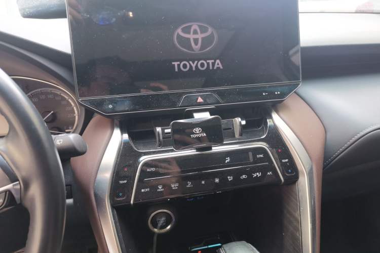 Used Toyota Harrier 2022 2.0L CVT Two-Wheel Drive Deluxe Edition Audio And AC Panel
