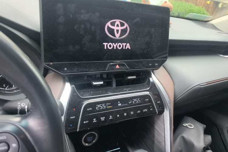 Used Toyota Harrier 2022 2.0L CVT Two-Wheel Drive Deluxe Edition Audio And AC Panel