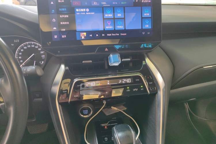 Used Toyota Harrier 2022 2.0L CVT Two-Wheel Drive Deluxe Edition Audio And AC Panel