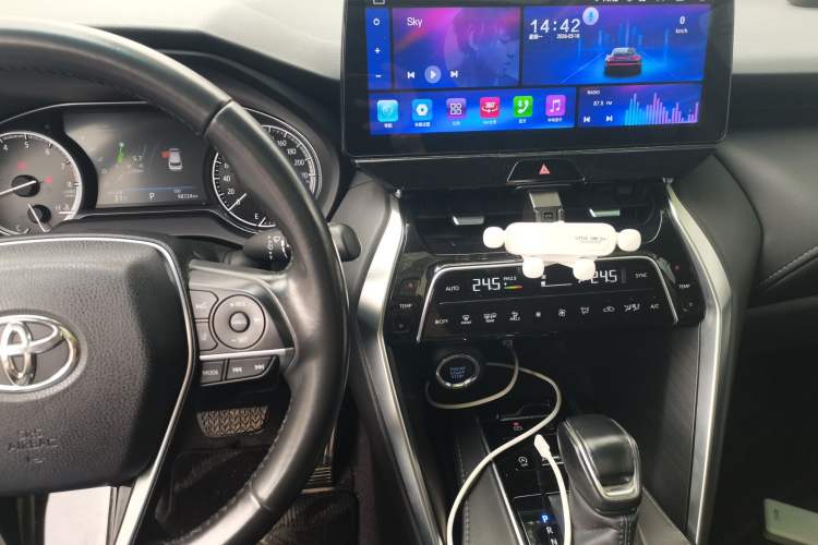 Used Toyota Harrier 2022 2.0L CVT Two-Wheel Drive Luxury Edition Audio And AC Panel