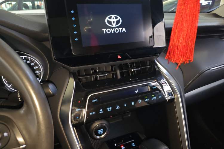 Used Toyota Harrier 2022 2.0L CVT Two-Wheel Drive Deluxe Edition Audio And AC Panel