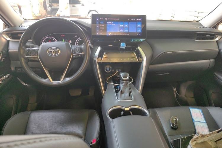 Used Toyota Harrier 2022 2.0L CVT Two-Wheel Drive Deluxe Edition Center Console