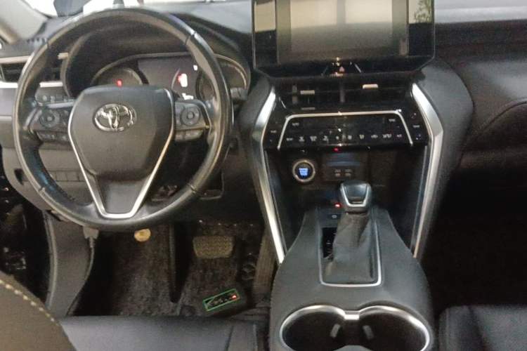 Used Toyota Harrier 2022 2.0L CVT Two-Wheel Drive Entry Version Center Console