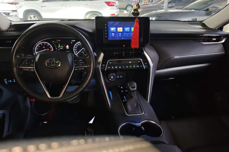 Used Toyota Harrier 2022 2.0L CVT Two-Wheel Drive Deluxe Edition Center Console