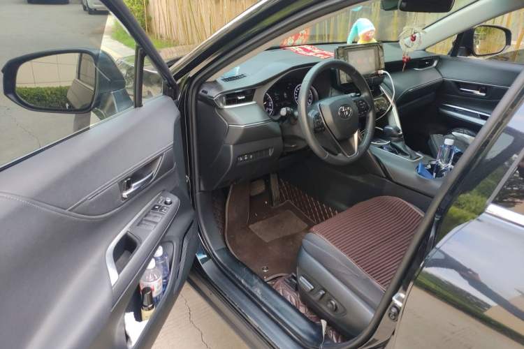 Used Toyota Harrier 2022 2.0L CVT Two-Wheel Drive Entry Version Driver Seat