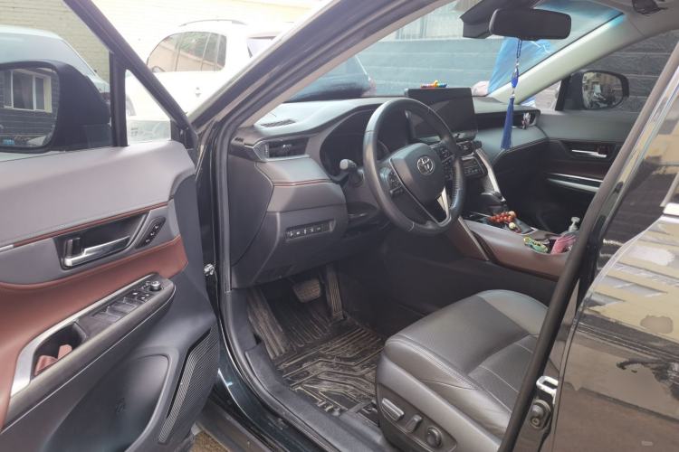 Used Toyota Harrier 2022 2.0L CVT Two-Wheel Drive Deluxe Edition Driver Seat