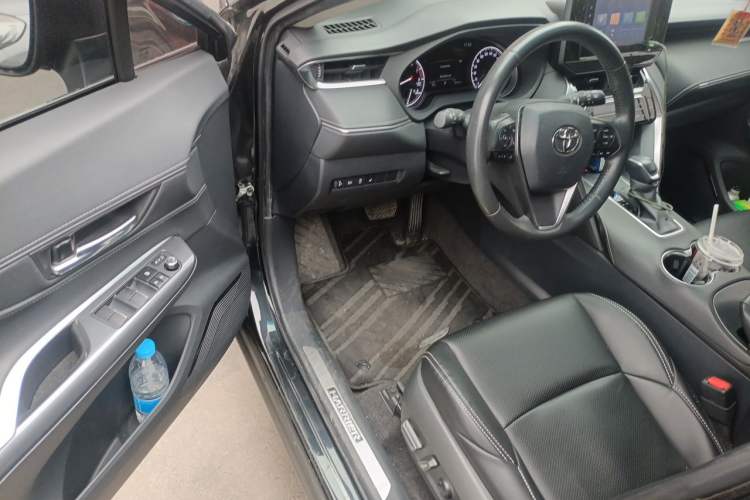 Used Toyota Harrier 2022 2.0L CVT Two-Wheel Drive Entry Version Driver Seat
