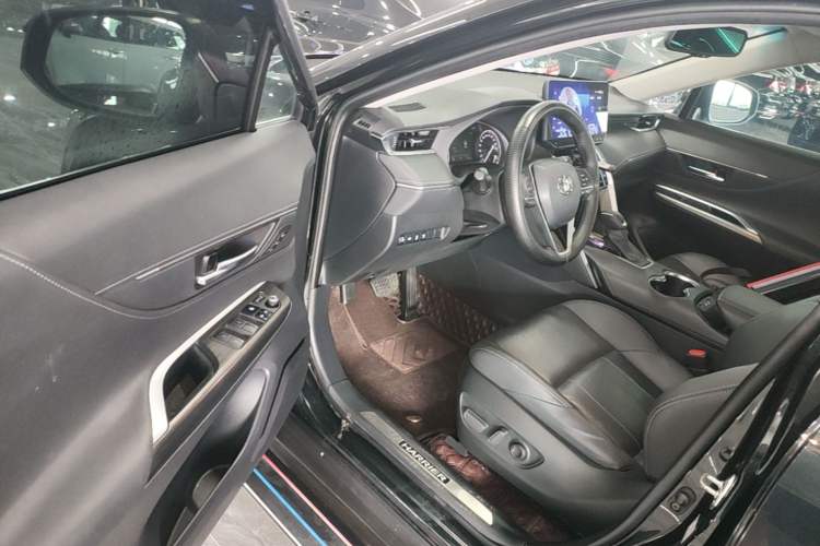 Used Toyota Harrier 2022 2.0L CVT Two-Wheel Drive Deluxe Edition Driver Seat