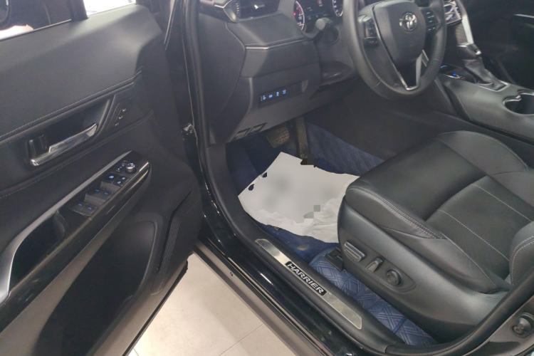 Used Toyota Harrier 2022 2.0L CVT Two-Wheel Drive Deluxe Edition Driver Seat