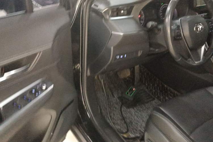 Used Toyota Harrier 2022 2.0L CVT Two-Wheel Drive Entry Version Driver Seat