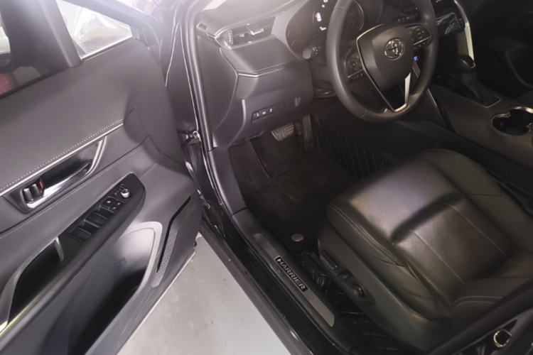 Used Toyota Harrier 2022 2.0L CVT Two-Wheel Drive Luxury Edition Driver Seat