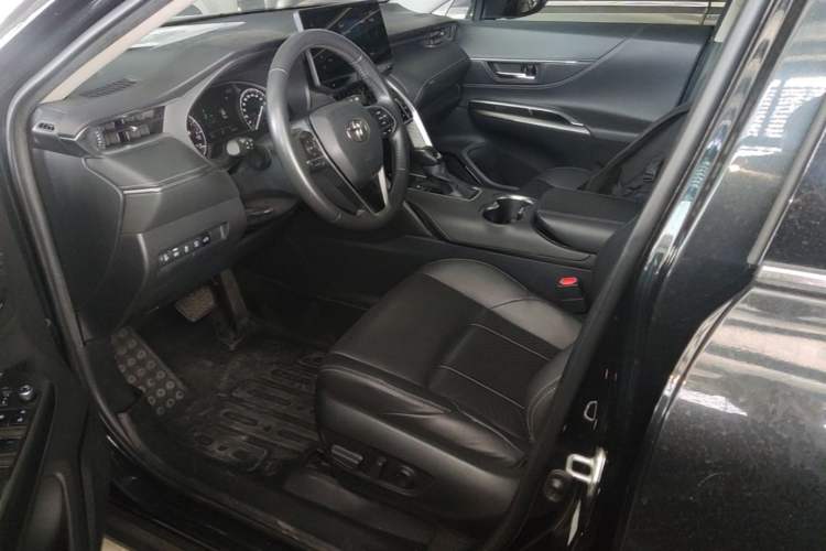 Used Toyota Harrier 2022 2.0L CVT Two-Wheel Drive Deluxe Edition Driver Seat