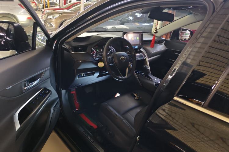 Used Toyota Harrier 2022 2.0L CVT Two-Wheel Drive Deluxe Edition Driver Seat