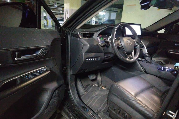 Used Toyota Harrier 2022 2.0L CVT Two-Wheel Drive Deluxe Edition Driver Seat