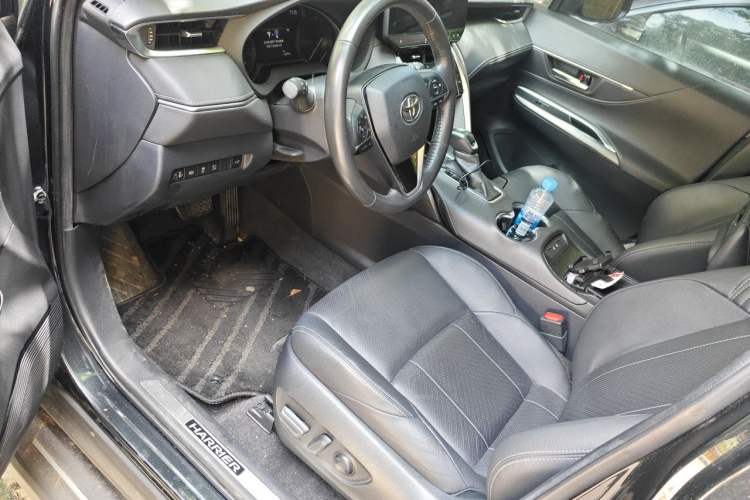 Used Toyota Harrier 2022 2.0L CVT Two-Wheel Drive Deluxe Edition Driver Seat
