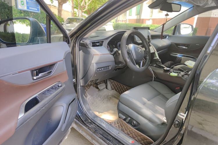 Used Toyota Harrier 2022 2.0L CVT Two-Wheel Drive Luxury Edition Driver Seat
