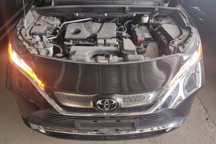 Used Toyota Harrier 2022 2.0L CVT Two-Wheel Drive Deluxe Edition Engine Bay
