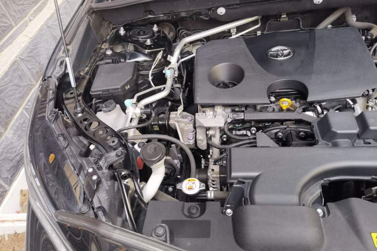 Used Toyota Harrier 2022 2.0L CVT Two-Wheel Drive Deluxe Edition Engine Bay Right