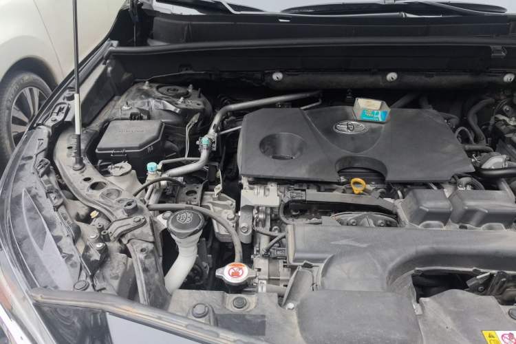 Used Toyota Harrier 2022 2.0L CVT Two-Wheel Drive Deluxe Edition Engine Bay Right