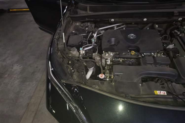 Used Toyota Harrier 2022 2.0L CVT Two-Wheel Drive Deluxe Edition Engine Bay Right