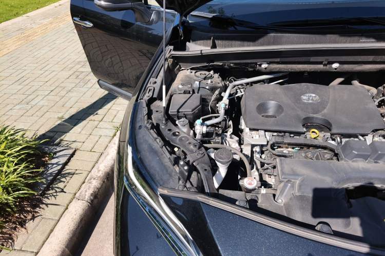 Used Toyota Harrier 2022 2.0L CVT Two-Wheel Drive Deluxe Edition Engine Bay Right