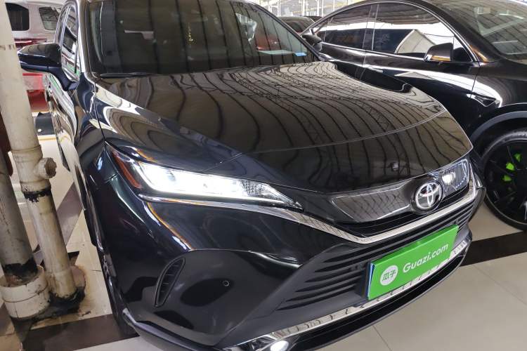Used Toyota Harrier 2022 2.0L CVT Two-Wheel Drive Deluxe Edition Exterior 1